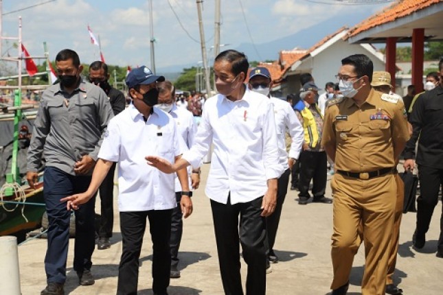 Menteri Trenggono Dampingi Presiden Serap Aspirasi Nelayan Cirebon