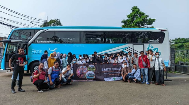 Komunitas Koletor Tiket Karcis Bis dan Terminal Bis Indonesia Ajak Puluhan Anak Yatim Wisata