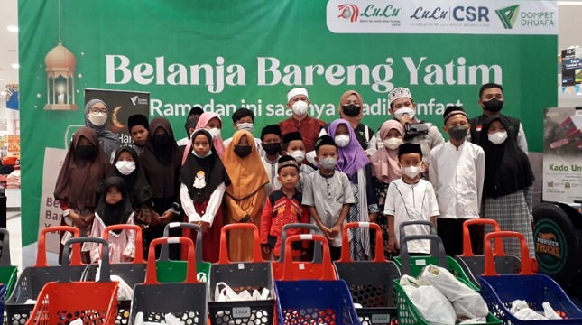 Dompet Dhuafa Ajak Anak Yatim Berbelanja Bersama Lulu Hypermarket