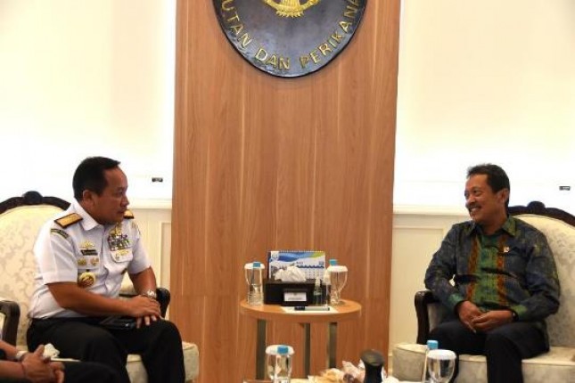 Kepala Bakamla RI Laksdya TNI Dr. Aan Kurnia bertemu Menteri Kelautan dan Perikanan Sakti Wahyu Trenggono 