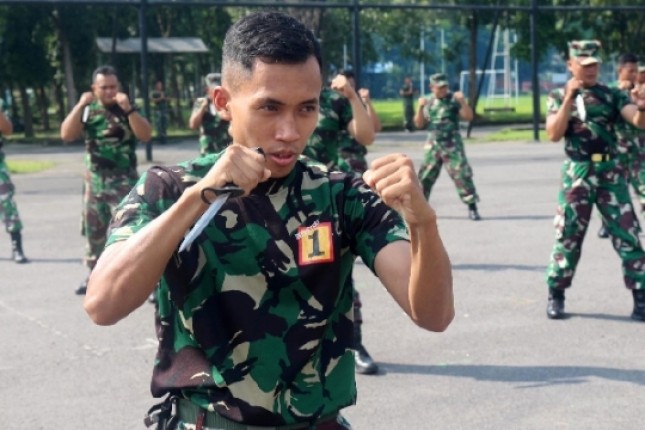 Prajurit Yonif 1 Marinir Laksanakan Beladiri Militer