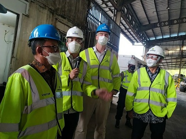 Kedutaan Besar Denmark Kunjungi Solusi Bangun Indonesia dan Fasilitas Pengelolaan Sampah Menjadi RDF di Cilacap 