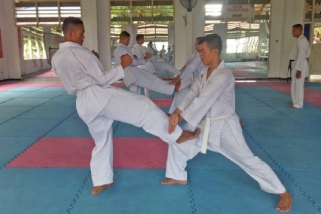 Prajurit Yonif 3 Marinir Sidoarjo Laksanakan Latihan Karate