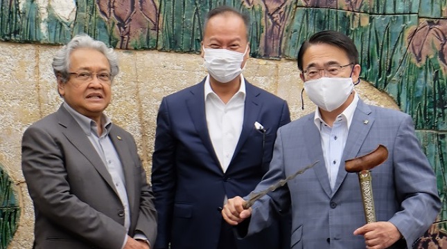 Menperin Agus Gumiwang Kartasasmita saat melakukan pertemuan dengan Gubernur Prefektur Aichi Mr. Hideaki Omura