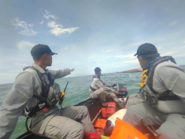 KN Kuda Laut 403 Dikerahkan Cari Korban LCT Anugrah Indasah Tenggelam di Perairan Sanipat