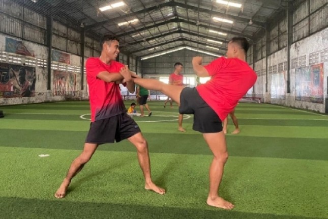 Atlet Muay Thai 5 Marinir Pasuruan Laksanakan Ratihan Rutin