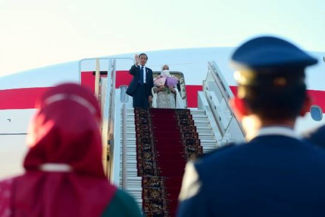 Presiden Jokowi dan Ibu Negara Iriana