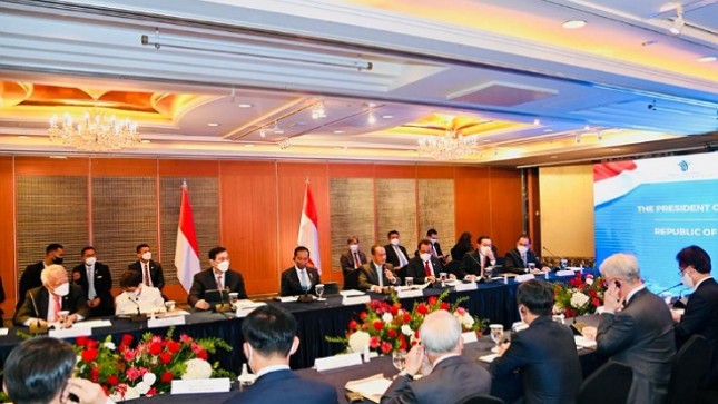 Presiden Jokowi saat menemui 10 pimpinan investor Korea Selatan