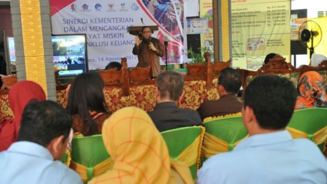 Prosesi Video Conference Menkop Puspayoga Sinergi Kementerian Mengangkat Ekonomi Rakyat melalui Inklusi Keuangan, Senin (14/8) di Bojonegoro, Jawa Timur
