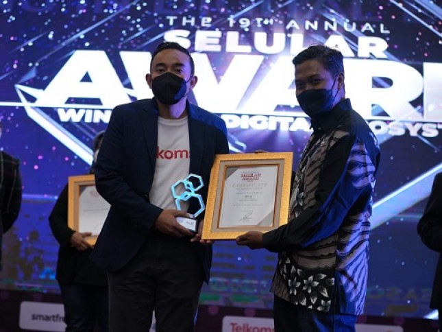 Pada ajang The 19th Annual Selular Awards 2022, provider digital by.U berhasil meraih 3 penghargaan untuk kategori Best Second Sim Card, Most Innovative Data Package dan Best Telco App. 