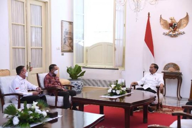 Presiuden Jokowi dan Menpora Amali 