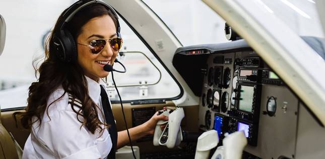 Kapten Shaesta Waiz, perempuan pilot pertama Afghanistan (Foto Ist)