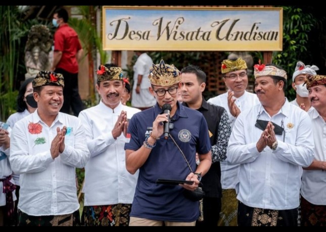 Menparekraf Sandiaga Uno saat melakukan kunjungan di Desa Wisata Undisan, Bangli, Bali