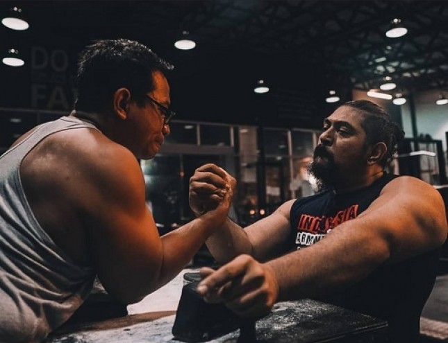 Kejuaraan Arm Wrestling Trader Saham Vier World Arm Wrestling Sediakan Hadiah Terbesar di Indonesia 
