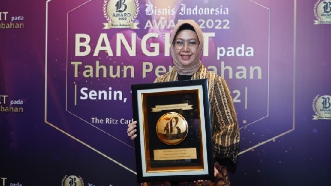 Direktur Compliance and Human Capital BSI Tribuana Tunggadewi dalam seremoni Bisnis Indonesia Award 2022 