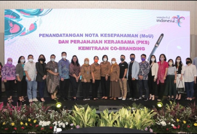 Penandatanganan MoU dan Perjanjian Kerjasama (PKS) Kemitraan Co-branding yang berlangsung di Double Tree by Hilton Hotel, Jakarta