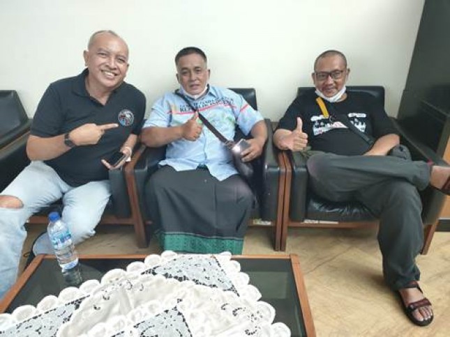 Ekki Soekarno (Founder IDPFEST) Sutrisno Buyil (Ketua Umum Forwan) dan Ibnu Hajar (Bidang Kaderisasi Forwan)