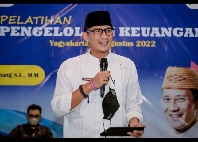 Menparekraf Sandiaga Uno saat menjadi narasumber Pelatihan Keuangan Sektor UMKM di Yogyakarta, Selasa (30/8/2022).