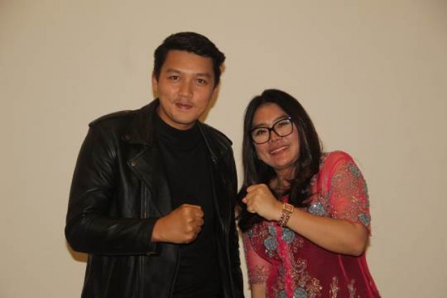Dearly Dave Sompie dan Yenny Sucipto