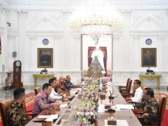 Presiden Jokowi menerima kedatangan BPP Hipmi di Istana Merdeka, Jakarta, pada Kamis (22/09/2022). (Foto: Rusman) 