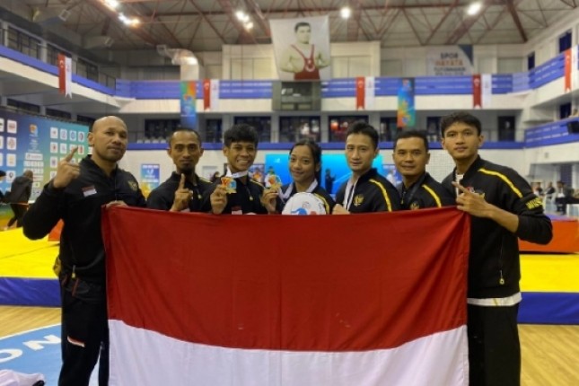 Letda Marinir Mukhlis Hantarkan Team Wushu Indonesia Meraih Medali di Samsun Turki