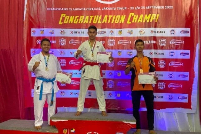 Tim Karate Yon Zeni 1 Mar Kembali Naik Podium Dalam Dua Kejuaraan Berbeda