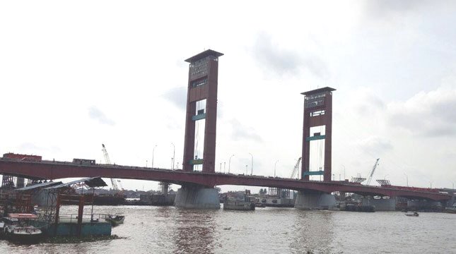 Jembatan Ampera, Palembang, Sumatera Selatan (Chodijah Febriyani/Industry.co.id)