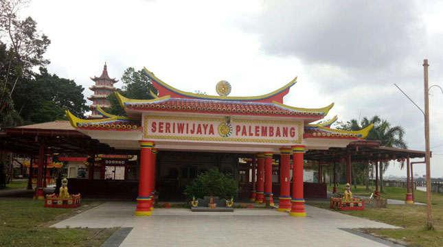 Kuil Seriwijaya Palembang, di Pulau Kemaro, Sungai Musi, Palembang, Sumatera Selatan (Chodijah Febriyani/Industry.co.id)
