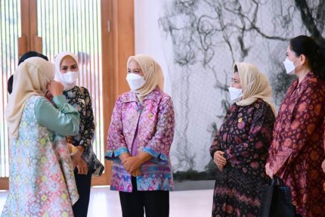 Ibu Iriana Jokowi dan OASE KIM Kunjungan Kerja ke Provinsi Sumatra Selatan
