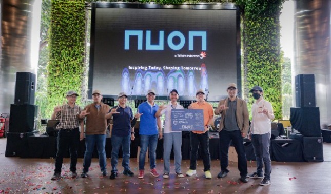 Soft Launching Nuon Digital Indonesia yang diresmikan oleh Direktur Digital Business Telkom Fajrin Rasyid (ketiga dari kanan), Chief Executive Officer Nuon Digital Indonesia Aris Sudewo (keempat dari kanan), dan dihadiri oleh jajaran Komisaris Nuon Digital Indonesia