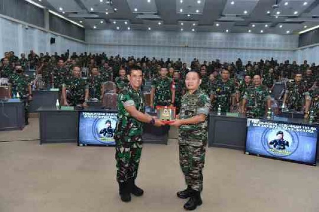 KASAD Jenderal Dudung Abdurahman Tegaskan TNI AD Harus Jadi Solusi Hadapi Ancaman Banglingstra