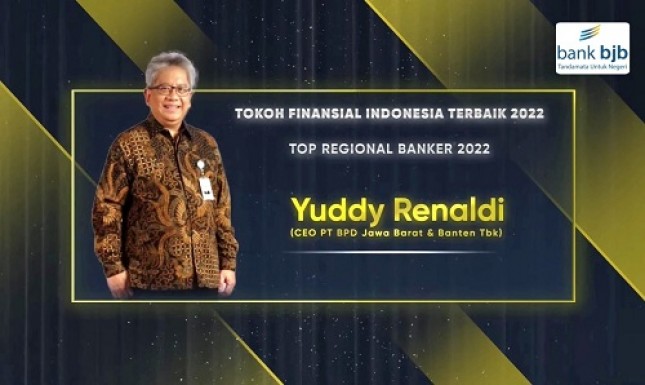 Dirut bank bjb Sabet Penghargaan Top Regional Banker 2022