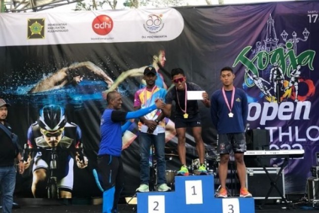 Atlet Triathlon Yonif 4 Marinir Berhasil Menjuarai Jogja Open Triathlon 2022