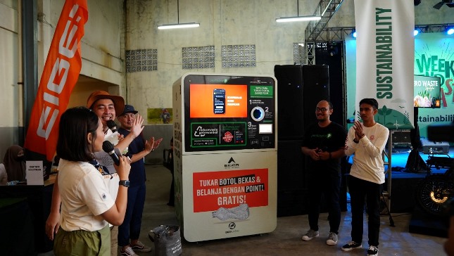 Eiger dan Plasticpay hadirkan Reverse Vending Machine.
