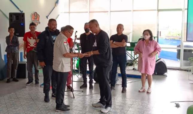 disaksikan Ketua Umum Sandec Sahetapi, Rudy Loho diangkat sebagai Ketua Harian LMK Pelari Nusantara.