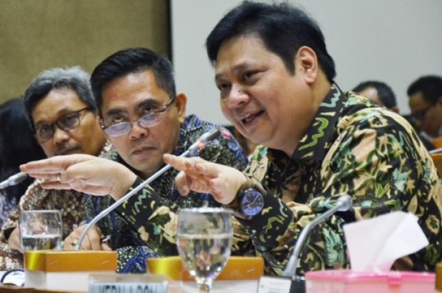 Menperin Airlangga Hartarto reker dengan Komisi VI DPR RI (Foto Humas)