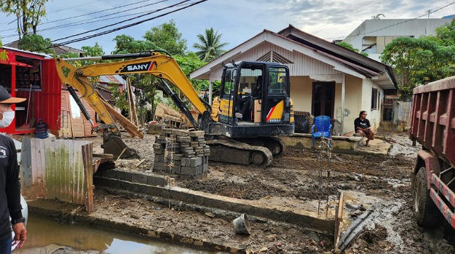 Evakuadi Banjir Manado 