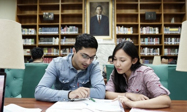 Mahasiswa asing President University