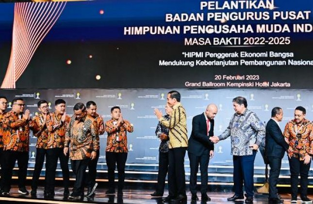 Presiden Jokowi Ajak HIPMI Bangun Ekosistem Usaha…