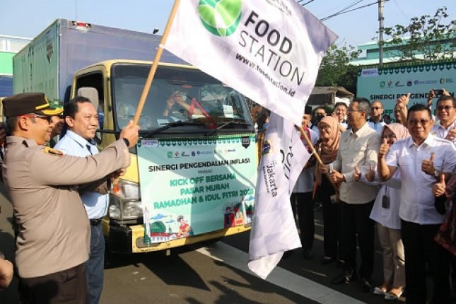 Jelang Ramadhan, PJ Gubernur DKI Jakarta dan Kepala Bapanas Lepas 12 Mobil Pasar Murah