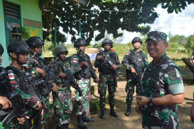 Danrem 174/ATW Brigjen TNI Agus Widodo Lakukan Pengecekan Pos-Pos Pamtas Wilhanrat RI-PNG 