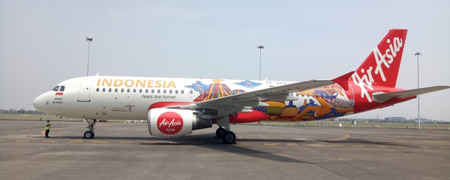 Pesawat AirAsia Tampilkan Logo Wonderful Indonesia (Foto: Chodijah Febriyani/Industry.co.id)
