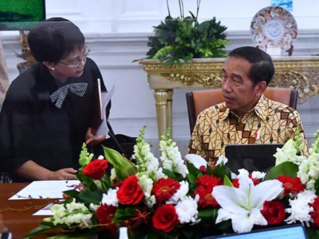 Presiden Jokowi danMenlu Retno Marsudi