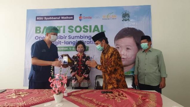 Baksos Operasi Bibir Sumbing Bersama RSU Syubbanul Warhon