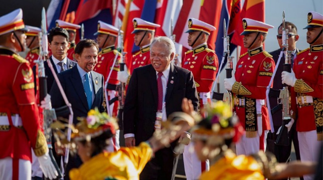 Menteri PUPR Sambut Kedatangan Sultan Brunei Darussalam