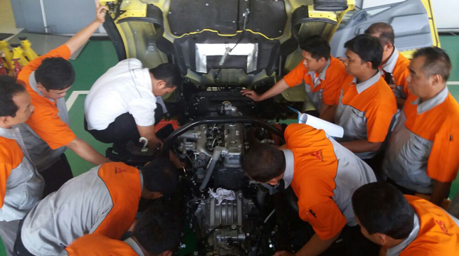  KTB Fuso Berikan Pelatihan Otomotif Untuk Guru SMK