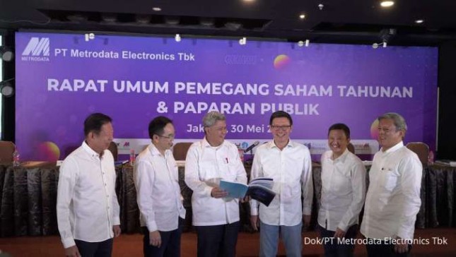 Direksi dan Pimpinan PT Metrodata Electronics Tbk (“MTDL”) 