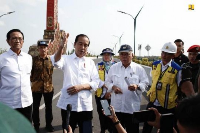 Menteri PUPR Basuki Dampingi Presiden Jokowi Resmikan…