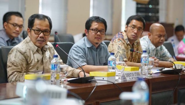 Direktur Utama LPDB KUMKM Braman Setyo, kepada wartawan usai Rapat Dengar Pendapat (RDP) dengan Pimpinan dan Anggota Komite IV DPD RI, di gedung DPD RI, Rabu (20/9/2017).