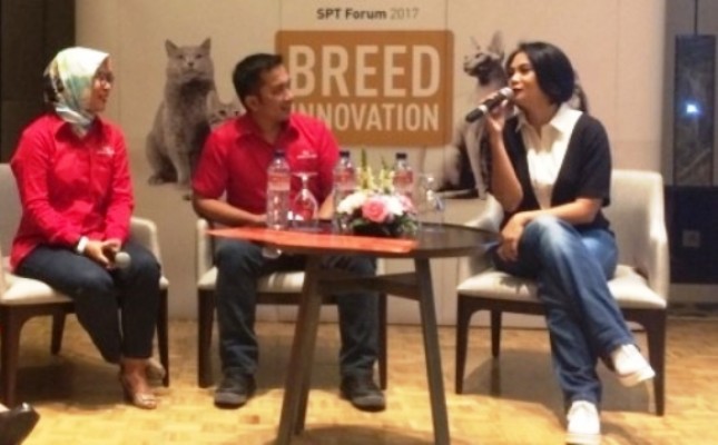 Dian Nitami (kanan) dalam Royal Canin Breed Innovation Forum